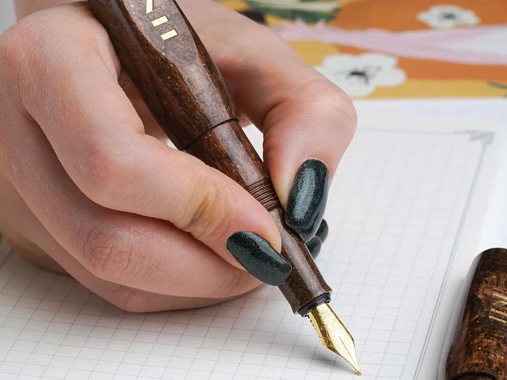 Benu Pixie Coffee Brown Fountain Pen, Brown, 24.2.36.6.0
