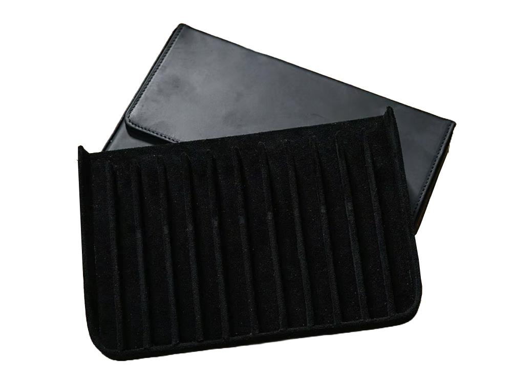 Iguana Pen Case Black, 12 Writing Items