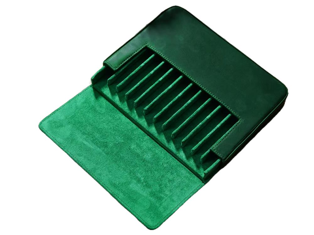 Iguana Pen Case Green, 12 Writing Items