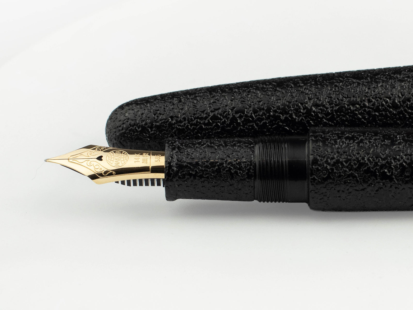 Nakaya Cigar Fountain Pen Portable, Kuro-Ishime, Ebonite, 14k Gold
