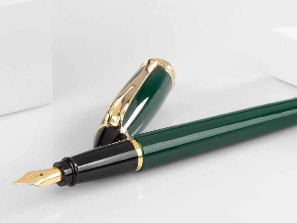 Aurora Ipsilon Fountain Pen, Resin, Gold trim, b11v