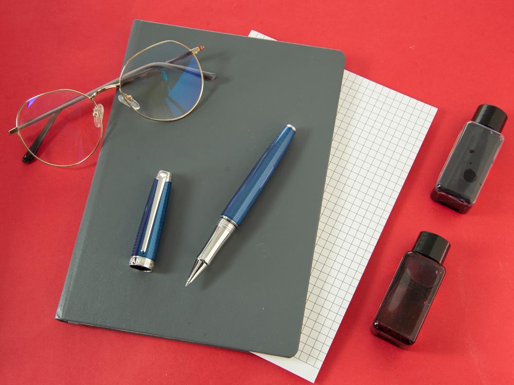 Caran d´Ache Léman Grand Bleu Rollerball pen, Lacquer, Rhodium Trims, 4779.168
