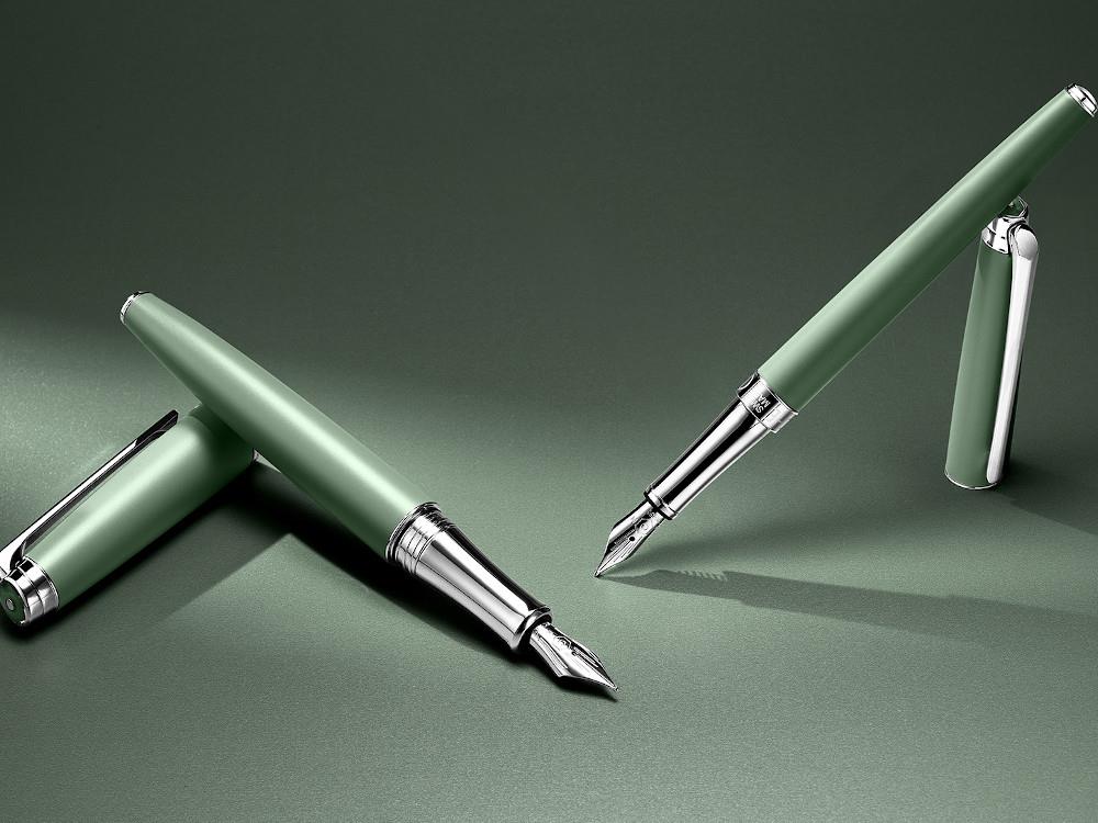 Caran d'Ache Léman Slim Vert de Gris Fountain Pen, Green, 4791.713